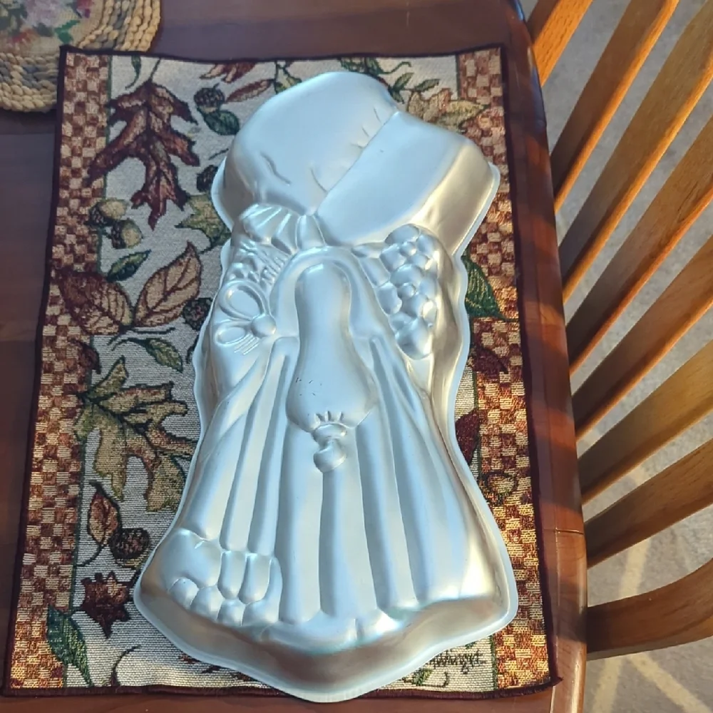Holly Hobbie Cake Pan